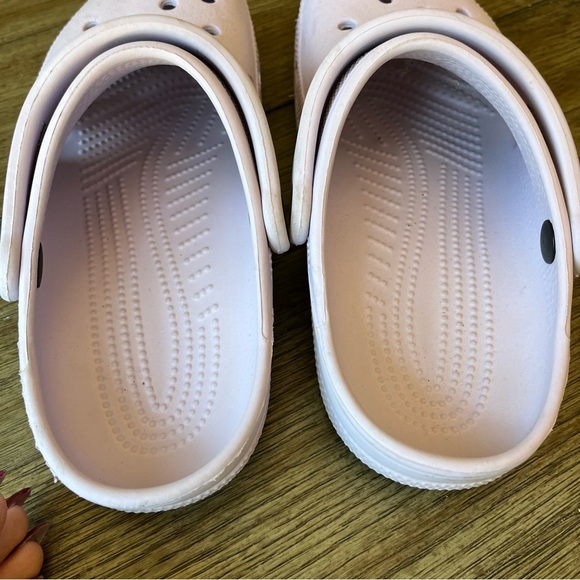 Light purple crocs - Picture 3 of 5